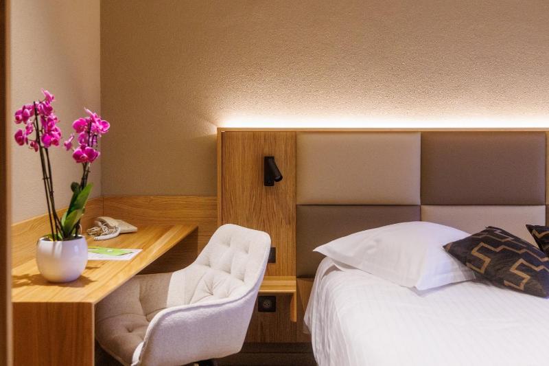 Superior Double or Twin Room image 1