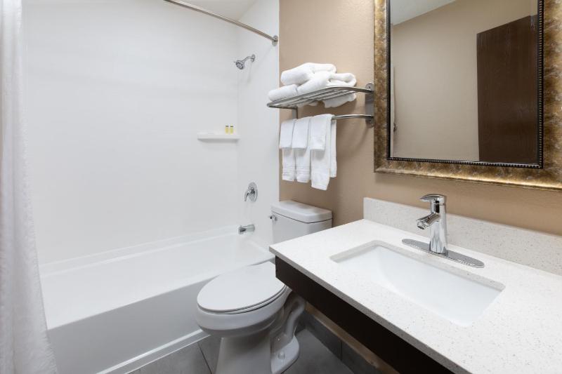 2 Double Beds, Non-Smoking image 4
