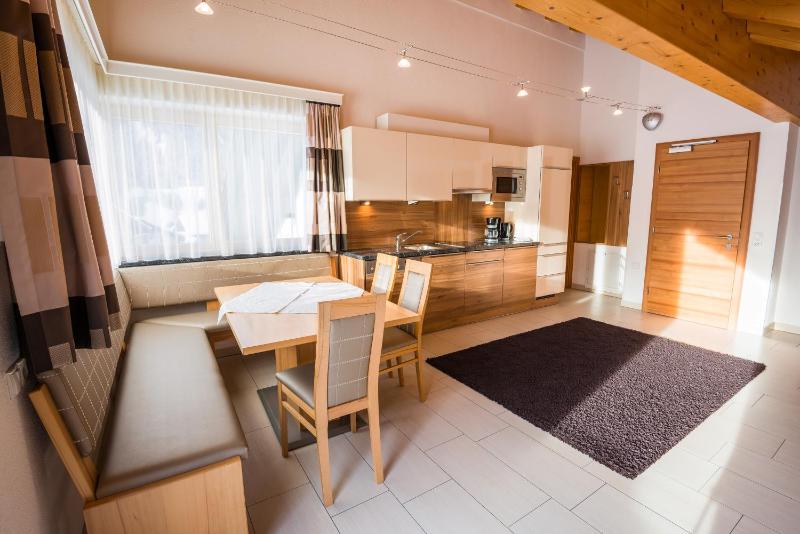 Apartment with Mountain View image 3