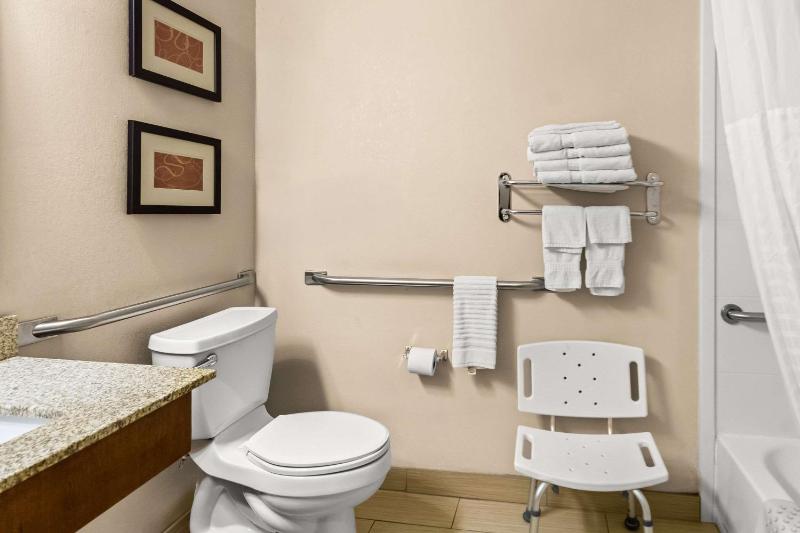 King Suite - Accessible/Non-Smoking image 2