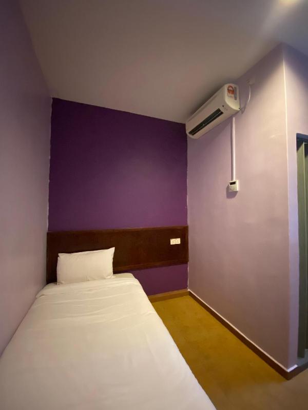 Standard Single Room image 2