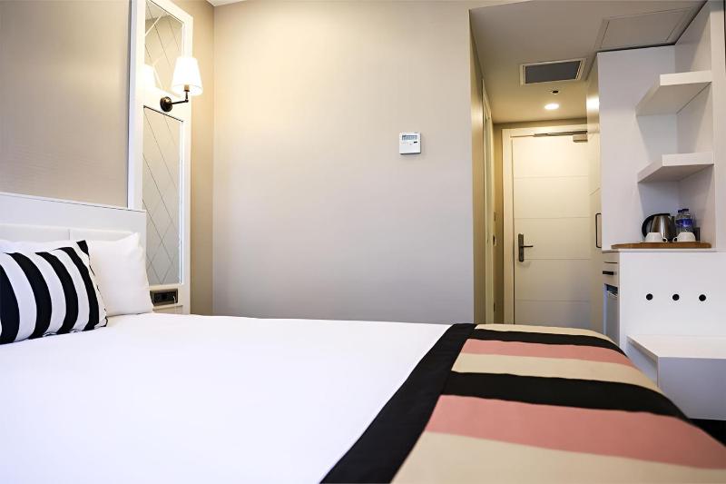 Comfort Double or Twin Room image 3