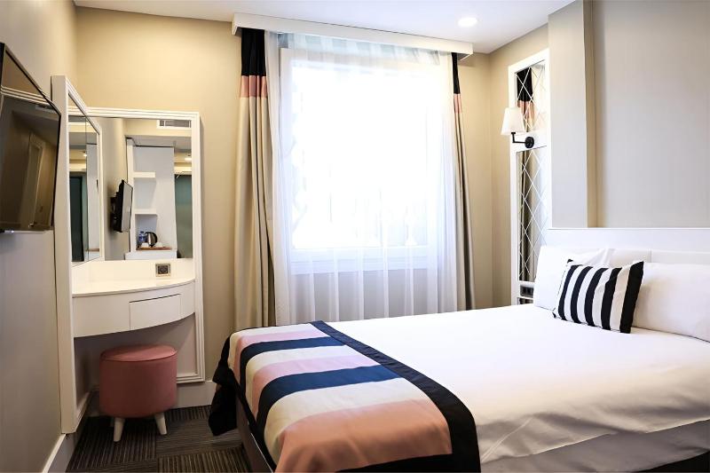 Comfort Double or Twin Room image 4