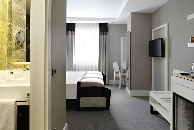 Comfort Double or Twin Room image 2