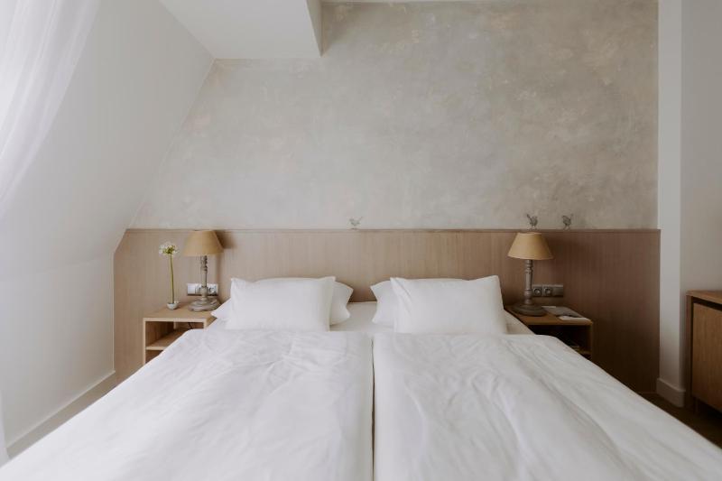 Standard Double Room image 1