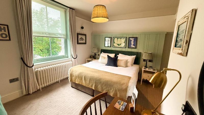 Superior King Room image 1