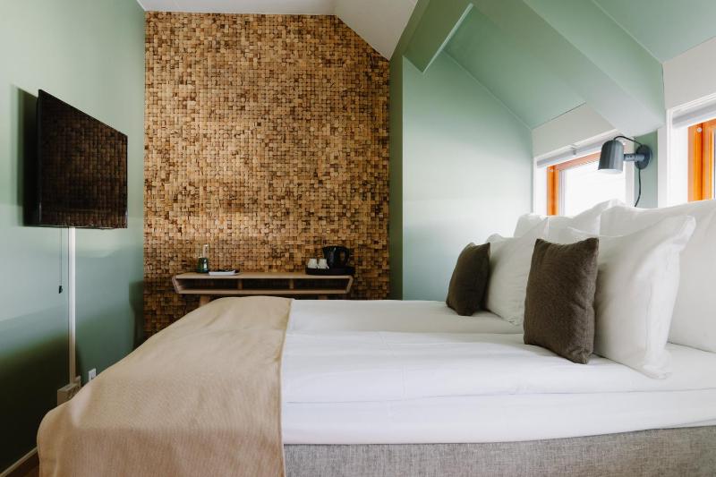 Double or Twin Room image 3