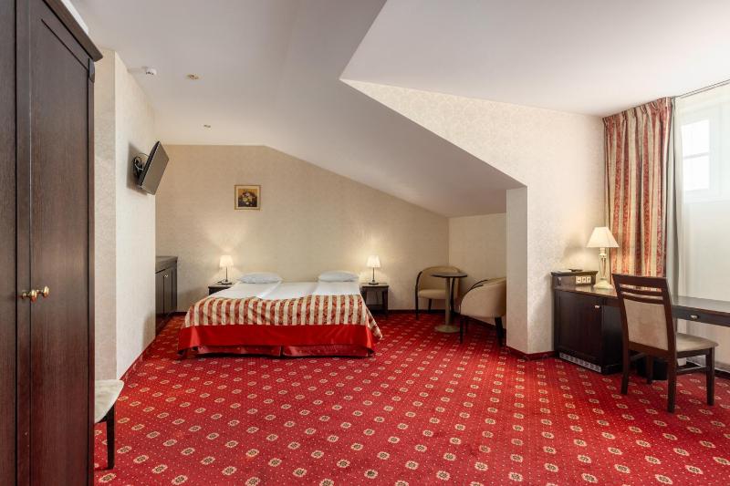 Family Room (2 Adults + 2 Children) image 4