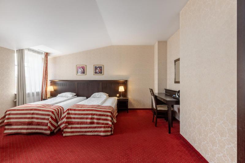 Superior Double or Twin Room image 4