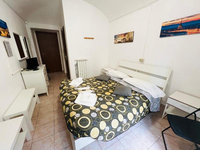 Standard Double Room image 1
