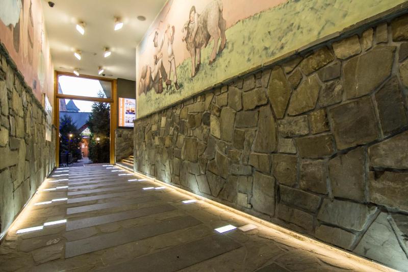 Four-Bedroom Apartment image 2