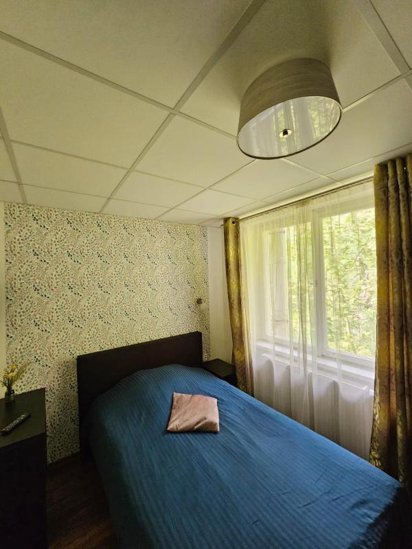 Single Room with Bathroom image 1