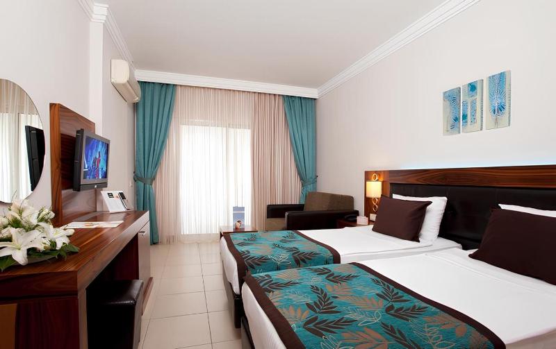 Standard Double Room image 1