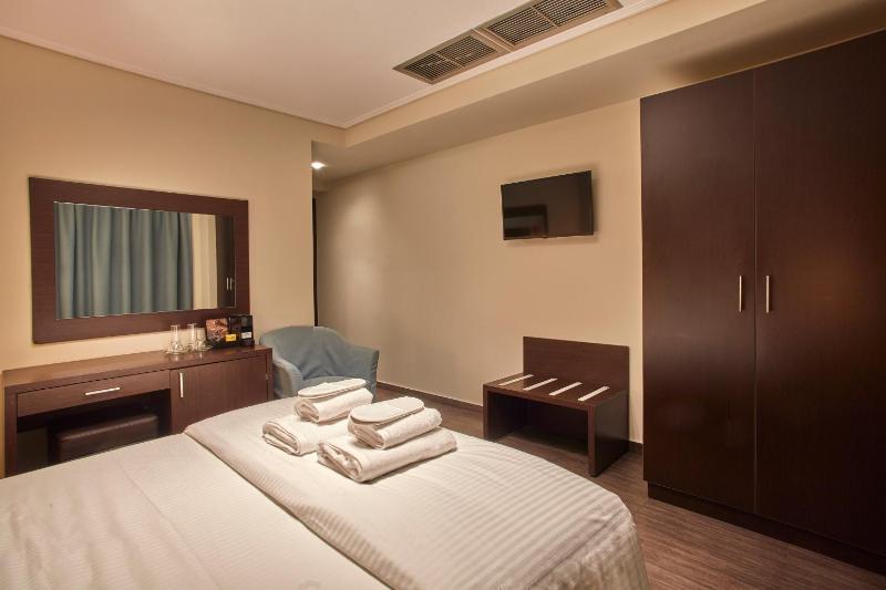 Standard Double Room image 2