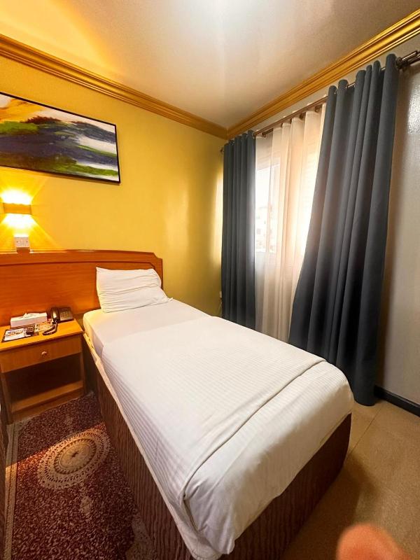 Single Room image 2