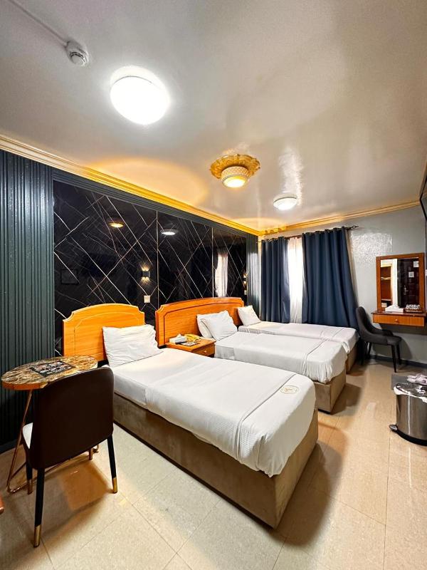 Standard Triple Room image 3