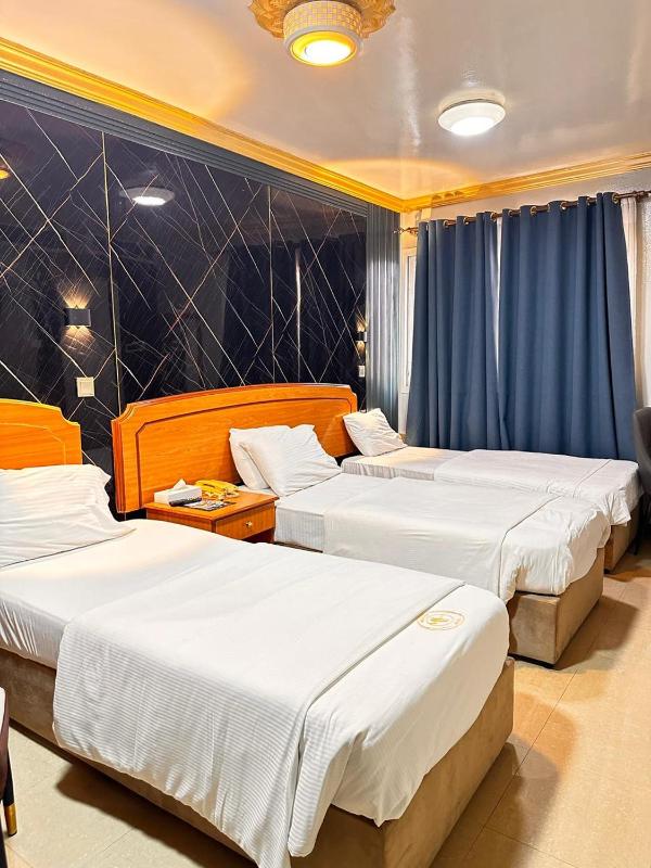 Standard Triple Room image 2