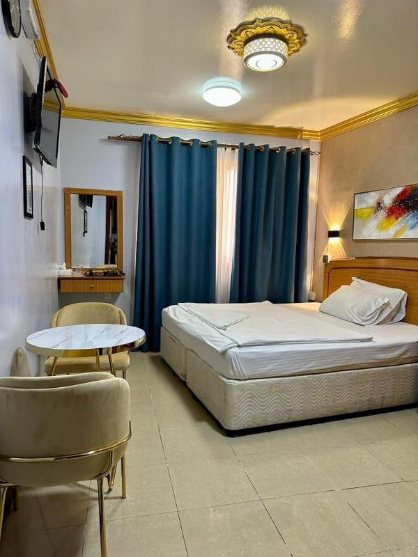 Double Room image 2