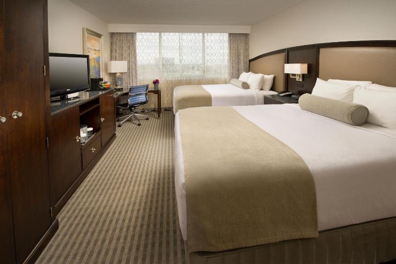Skybridge Seattle Airport Hotel - image 14