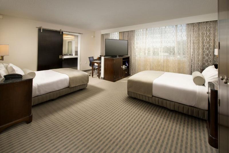 Skybridge Seattle Airport Hotel - image 13