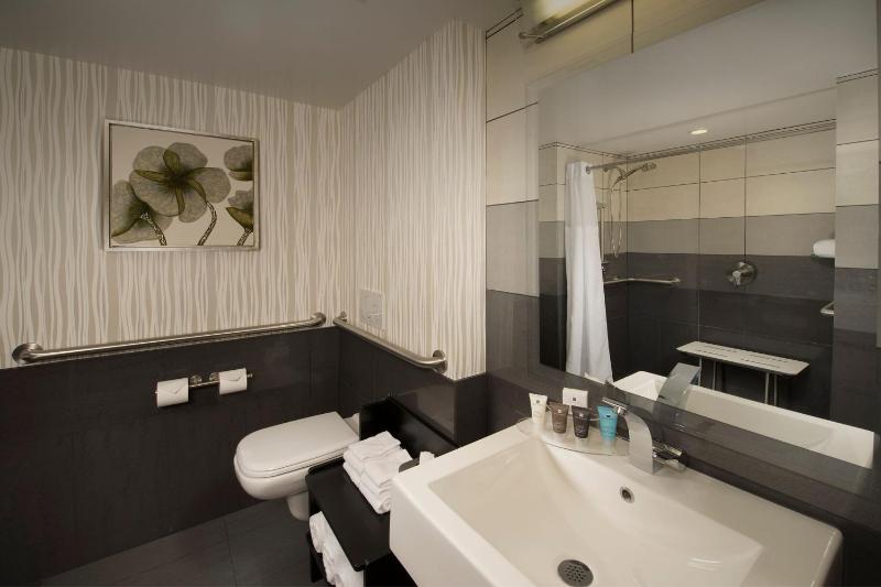 Skybridge Seattle Airport Hotel - image 15