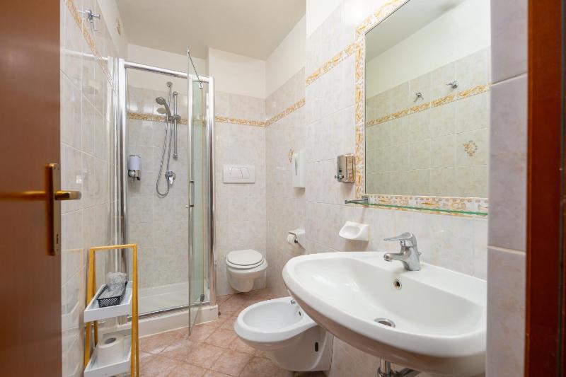 Triple Room image 4
