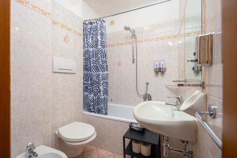 Triple Room image 2
