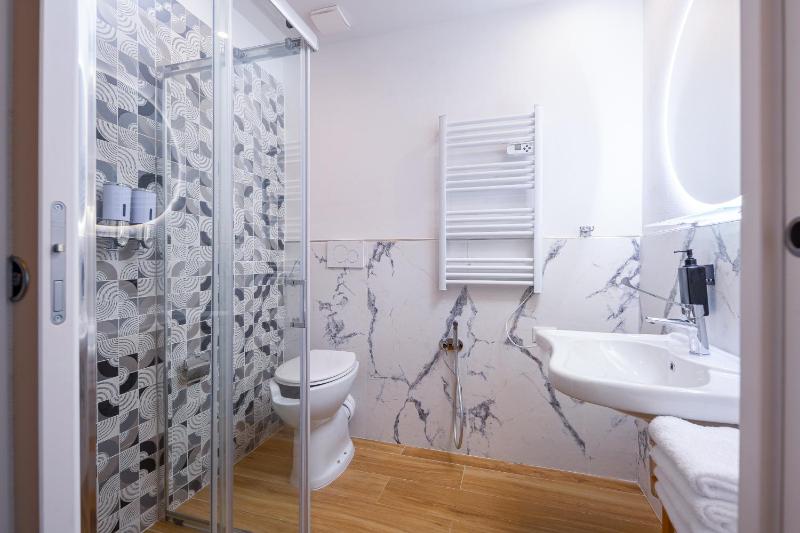 Family Room image 2