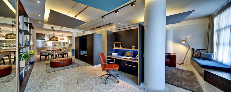 Luxury Suite image 3