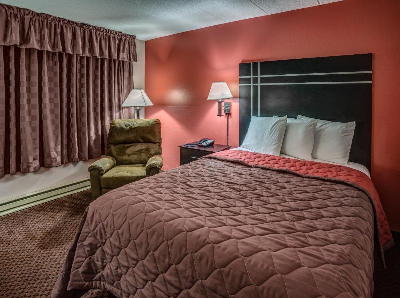 Queen Room - Non-Smoking image 2