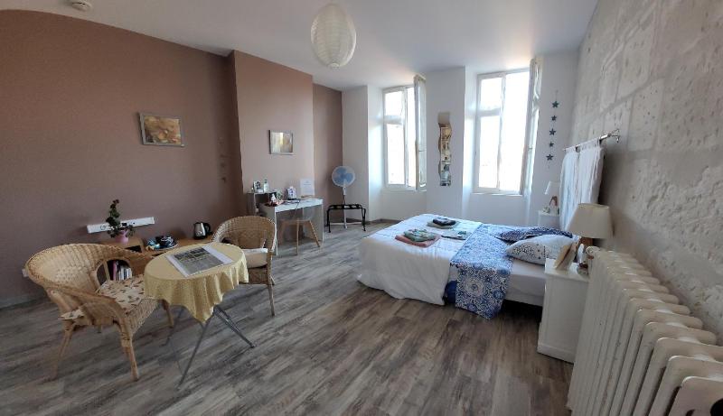 Double Room with Garden View image 1
