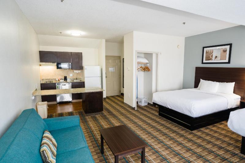 Double Suite with Two Double Beds - Non-Smoking image 4