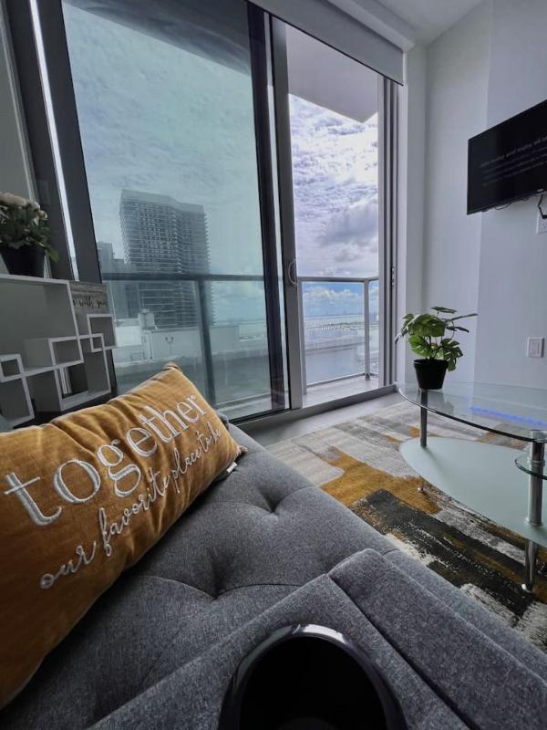 Ocean View Entire Condo In Downtown With Pool and Gym - image 1
