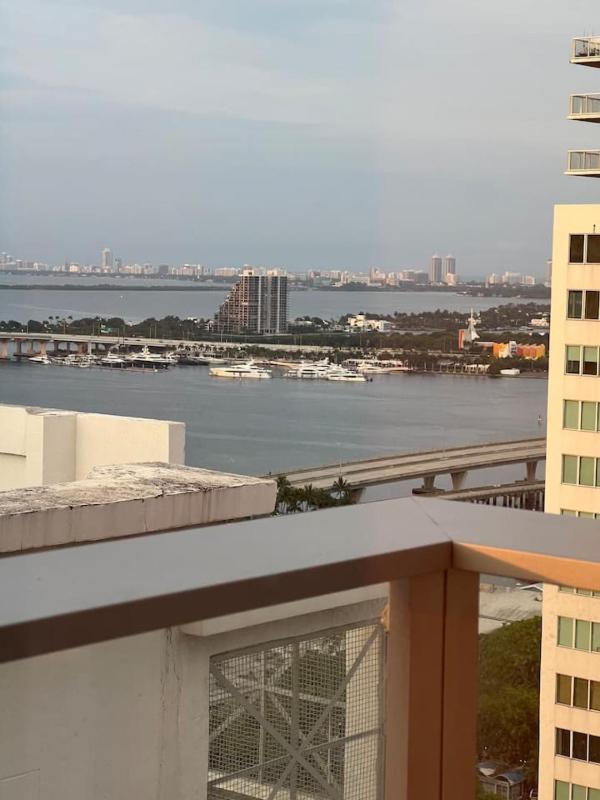 Ocean View Entire Condo In Downtown With Pool and Gym - image 16