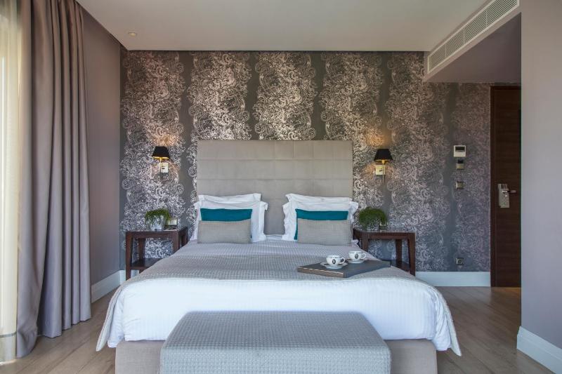 Deluxe Double Room image 2