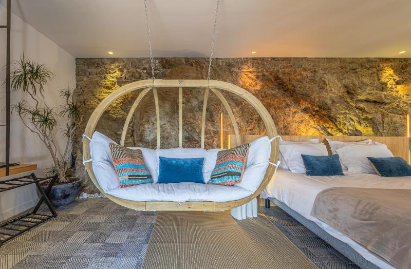 Deluxe Suite with Sea View image 4