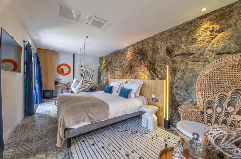 Deluxe Suite with Sea View image 1