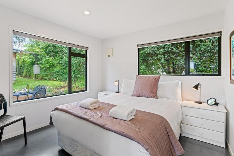 Lake-view Hideaway - Acacia Bay - image 3