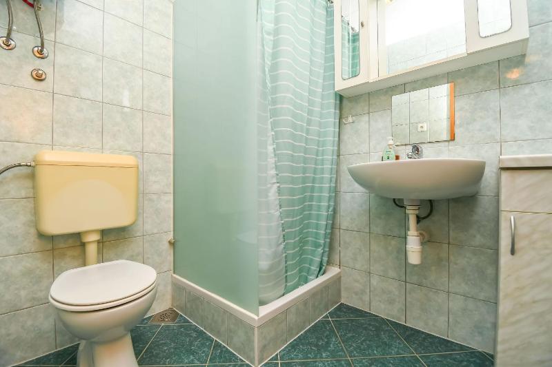 One-Bedroom Apartment with Sea View image 2