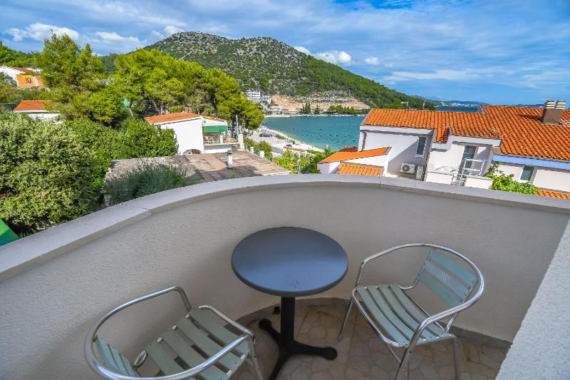 One-Bedroom Apartment with Terrace image 3