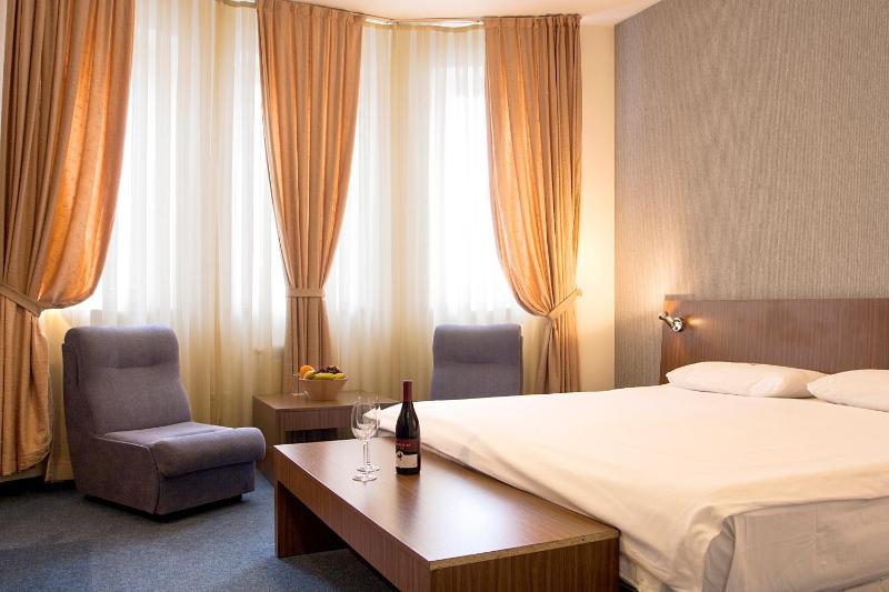 Double Room image 1