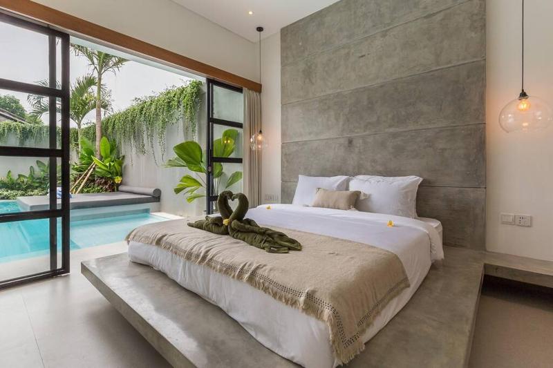 Modern Berawa villa in Canggu - image 28