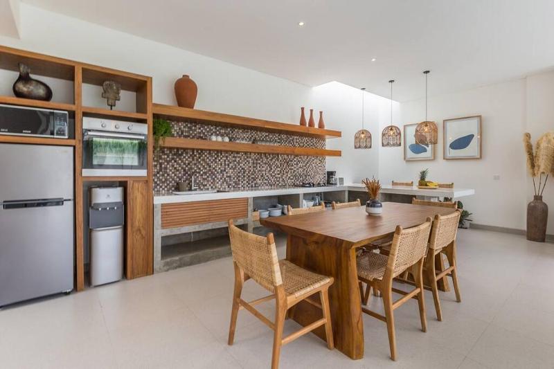 Modern Berawa villa in Canggu - image 26