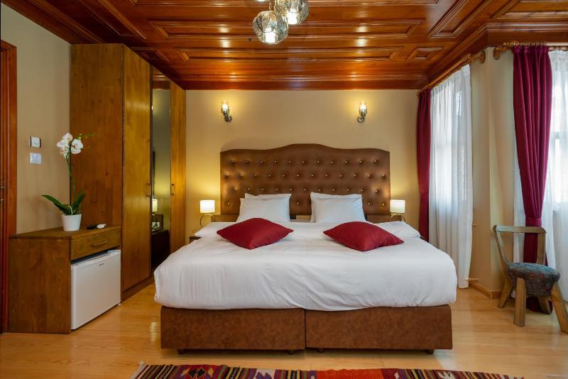 Deluxe Double Room image 4