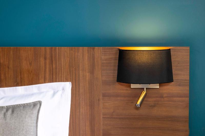 Superior King Room image 2