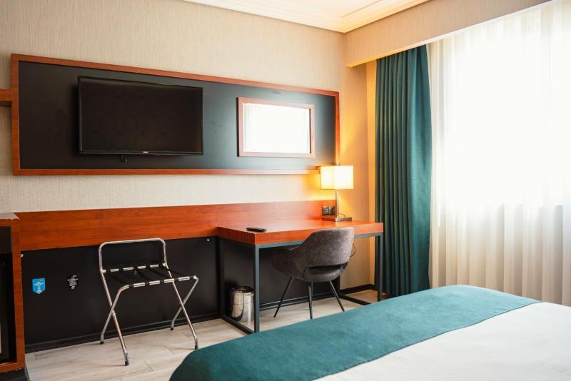 Standard Single Room image 3