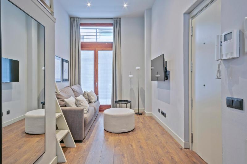 Superior Three-Bedroom Apartment image 1