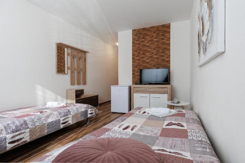 Superior Twin Room image 2