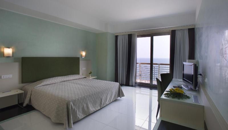 Grand Hotel Salerno - image 5