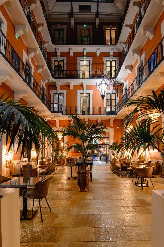 Le Grand Hotel - image 10